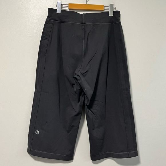 Lululemon Black Cropped Wide-Leg Pants - Size M - Picture 8 of 12